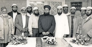 1ste-bestuur-Taibah-moskee-klein