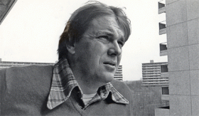 paul-bos-bij-zijn-kantoor